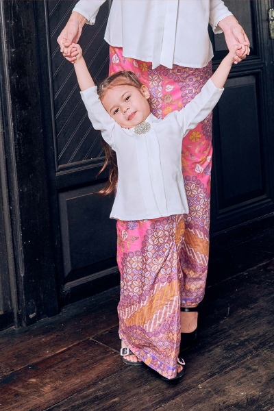 [AS-IS] Classic Kebaya Batik Kids in White (TOP)